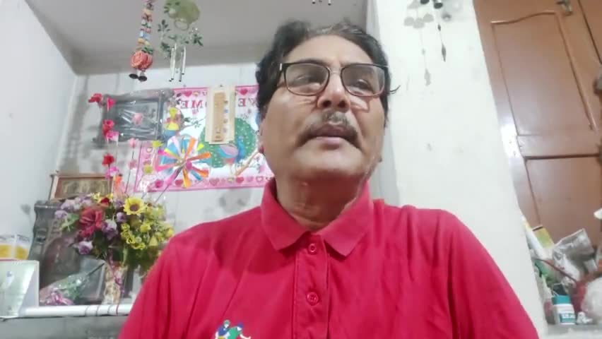 हेड कृषि विज्ञान केंद्र भोजपुर आरा नए #बाग लगाने के पूर्व गड्ढों की तैयारी के बारे में किसानों को जानकारी दे रहे हैं।