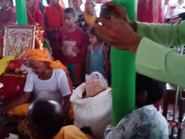 झाझा: आज ग्राम बाराजोर  मे एक  दिवसीय  अखंड ,श्री हरि रामधुन  यज्ञ का समापन किया जा रहा है। ﻿
#झाझा