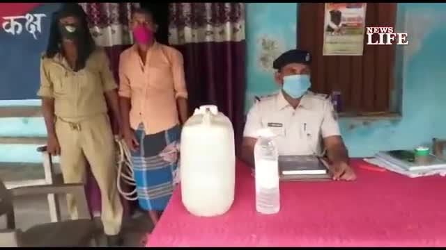 #अमदाबाद :- पुलिस के हाथ लगी सफलता 10 लिटर देशी शराब के साथ एक व्यक्ति गिरफ्तार ।