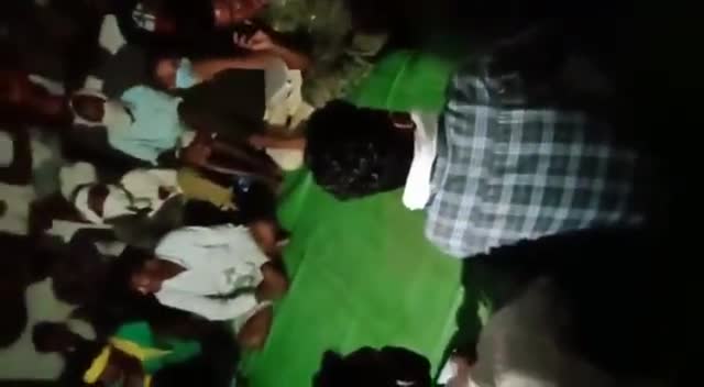 वन विभाग के अधिकारियों से जमीन पट्टे की चर्चा। ग्राम सभा द्वारा।
#Akshaykhandate
