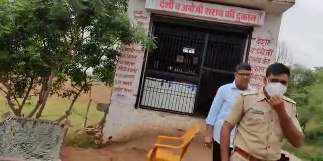 #गजब का निडर व्यक्ति
#मैं अपना कफ़न,गाड़ी में लेकर घूमता हूं
बुला लो अपने नेता को

#पेज को लाइक ओर शेयर करे