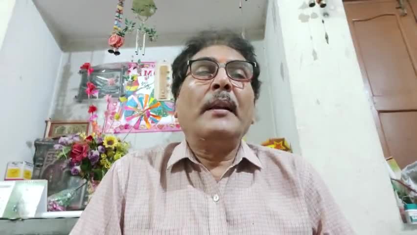 कृषि विज्ञान केंद्र हेड डॉ द्विवेदी खरीफ मौसम में #पोटाश नामक #पोषकतत्व के #फसलों पर प्रभावकी चर्चा किसानों से कर रहे है