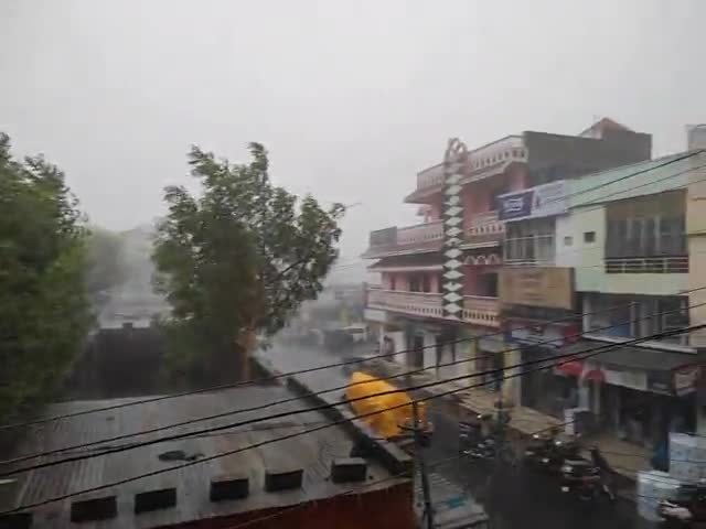 sumerpur में तेज बारिश🌧🌧🌧☔☔💦 #publicsaluteswomens #publicpost #sumerpur #rajashthan_day #rajasthan #newsnation