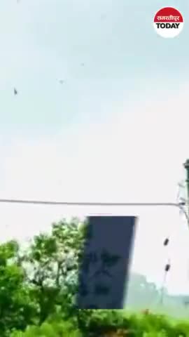 Tornadoes : बवंडर ने मचाई भयंकर तबाही, जनजीवन हुआ अस्त व्यस्त.
देखिए VIDEO :
#SamastipurNews