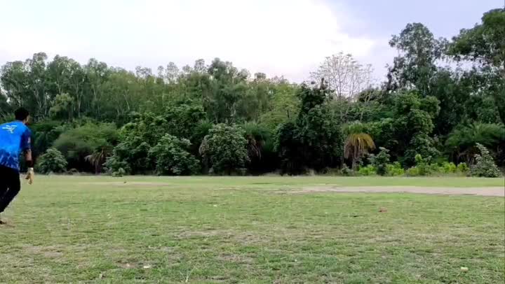 Student #SunilUikey Practicing With The Fast Catch #Boomerang Gifted By #RogerPerry Sir, Sporting The Rangs' T-Shirt.