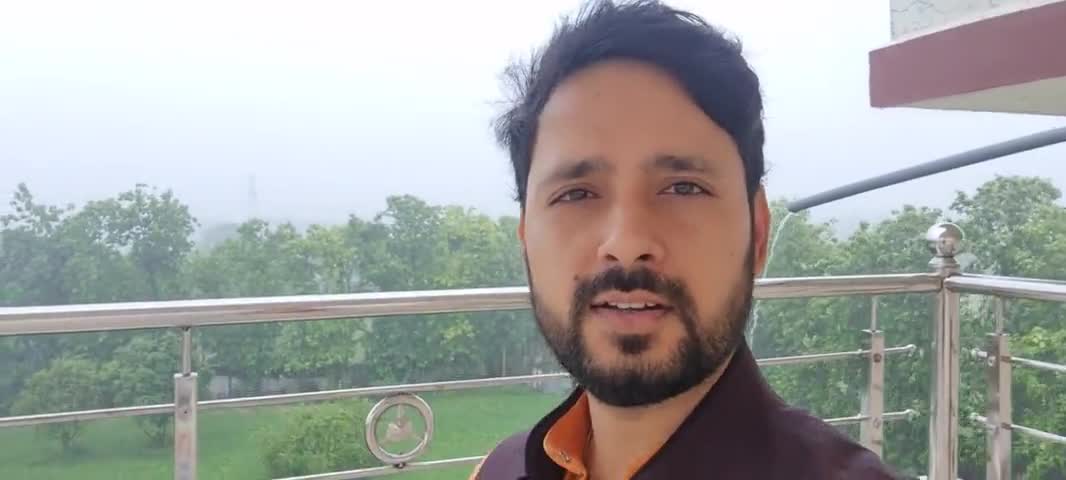 प्रकृति का संरक्षण वातावरण को बेहद खूबसूरत बना देता है,इसलिए वृक्षारोपण जरूर करें।
#rainyday
