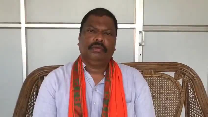 काँग्रेस सरकार द्वारा अपने घोषणापत्र में आदिवासियो से किया गया एक भी वादा पूरा नहीं किया गया !
#ढाई_साल_छत्तीसगढ़_बेहाल