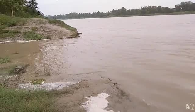 बूढ़ी गंडक नदी में समय से पहले बारिश के कारण बाढ़ आ चुका है#FloodAilrt@
