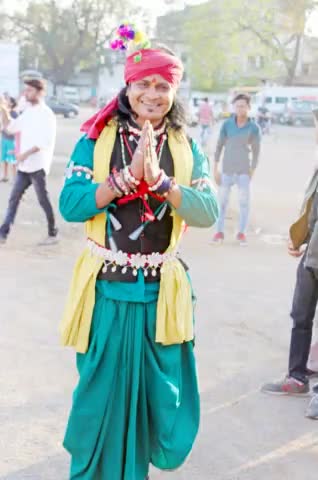 धान कटोरा छइया भुइया मयारु मया चिन्हारी...
सरग ले सुघ्घर भुइया मोर जय छत्तीसगढ़ महतारी..
#suraj हमर संस्कृति हमर पहिचान