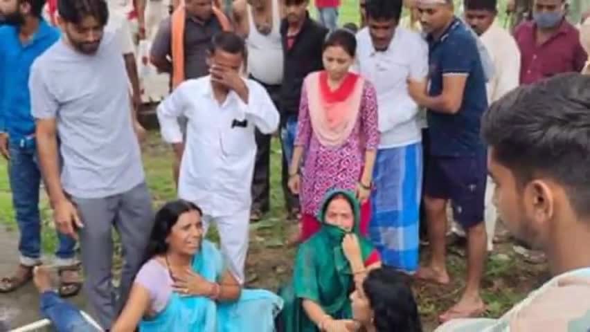 #पकरीबरावां: के डोल गांव के एक युवक हिमांशु कुमार की मौत हो गई है सड़क दुघर्टना में