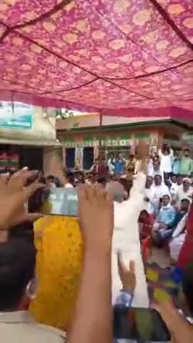 #बामनवास शादी समारोह में लोक गीतों पर जमकर थिरके सांसद डॉ किरोडी लाल मीणा।
#firstindiaraj