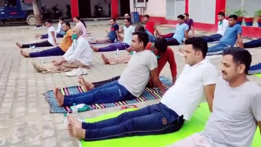ज़मानिया: जमानियां के विभिन्न क्षेत्रों सहित कोतवाली परिसर में मनाया गया अंतरराष्ट्रीय योग दिवस #अंतरराष्ट्रीय_योग_दिवस