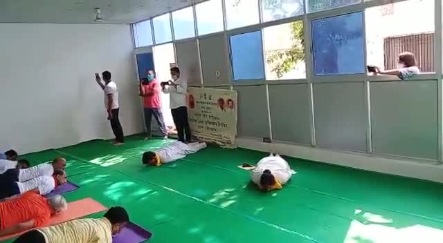 #अंतरराष्ट्रीय_योग_दिवस_पर #पलामू_के #सांसद_प्रतिनिधि_आदरणीय #बी_डी_राम_जी_के #आवास_पर #योग_दिवस_मनाया_गया
#IDY2021 🙏🧘