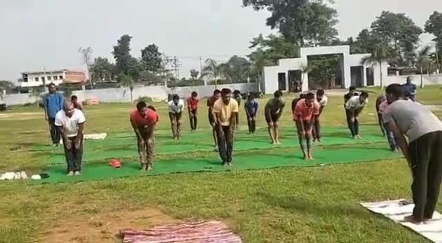 अखिल भारतीय योग शिक्षक महासंघ ने सीपीसी कॉलेज कमता गोला में अंतर्राष्ट्रीय योग दिवस मनाया #dp24x7news #danishpatel