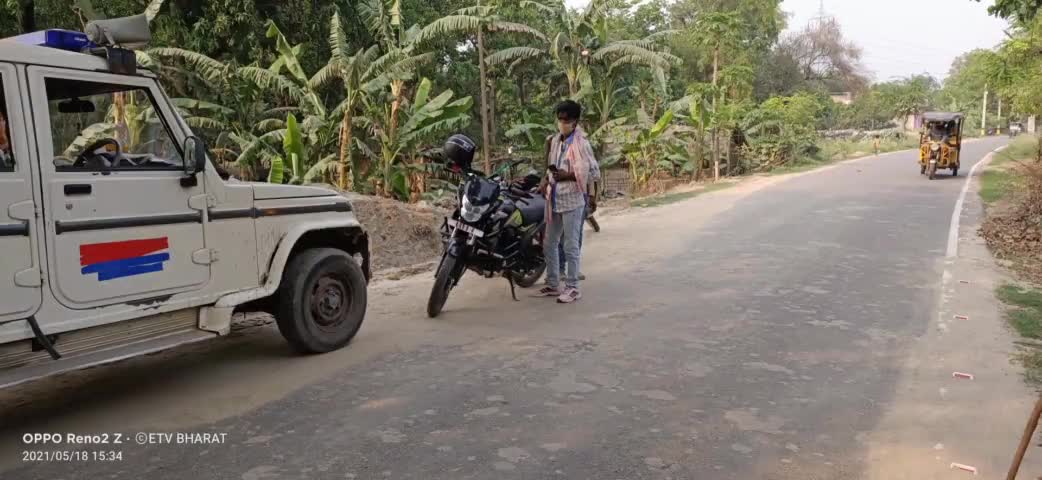 गोपालपुर: गोपालपुर पुलिस ने मकनपुर चौक के पास 14 नंबर रोड पर चलाया मास्क एवं वाहन जांच अभियान, काटा ₹1200 का चालान #चेकिंग