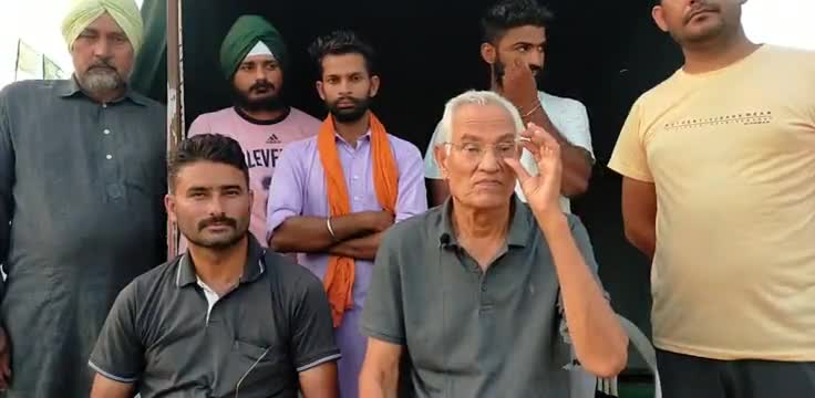 शाहजहांपुर बॉर्डर पर भारतीय किसान यूनियन के प्रदेशाध्यक्ष राजाराम मील का ऐलान।
#rakesh_tikait #bku