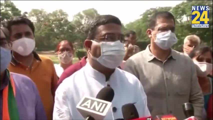पेट्रोल, डीजल के बढते दामों के लिए कांग्रेस जिम्मेदार#धर्मेंद्र प्रधान, पेट्रोलियम मंत्री झूठ की भी एक हद होती है