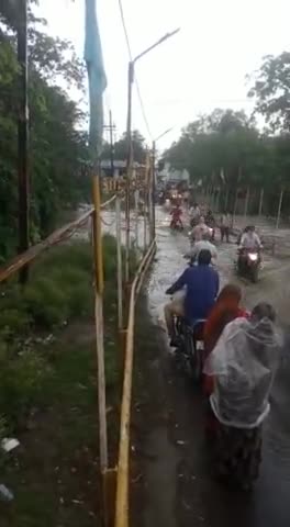 बड़नगर: barnagar nuriya khal pur dont cross #barnagar #mp