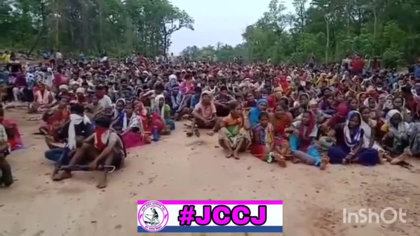 #सिलगेर_में_आज_का_प्रदर्शन

ये छत्तीसगढ़ के सिलगेर में आदिवासियों के शांतिपूर्ण प्रदर्शन की तस्वीरें हैं.आज/कल का#JCCJ