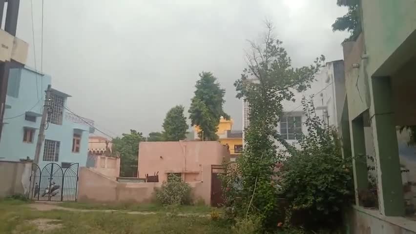 #अंधड़ के साथ बारिश की फुहारों से मौसम सुहाना