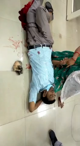 सिविल लाइन स्थित बैंक ऑफ़ बड़ौदा के गार्ड ने बिना मास्क बैंक में आए व्यक्ति को मारी गोली !
 #aloktiwari55
 #aloktiwari55office