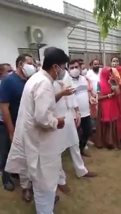 कल सचिन पायलट जयपुर आवास पर मीना समाज की महिलाओ द्वारा संगीत गायनकर स्वागत किया जाए#पायलट_आ_रहा_है #lekhrajkasana#