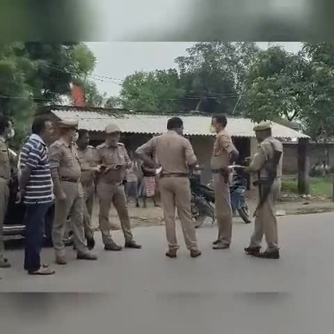 बाग में किशोरी से छेड़खानी की कोशिश, शिकायत पर पिता की पीटकर हत्या,पहुंचे यमुनापार एसपी 
#surajdwivedi