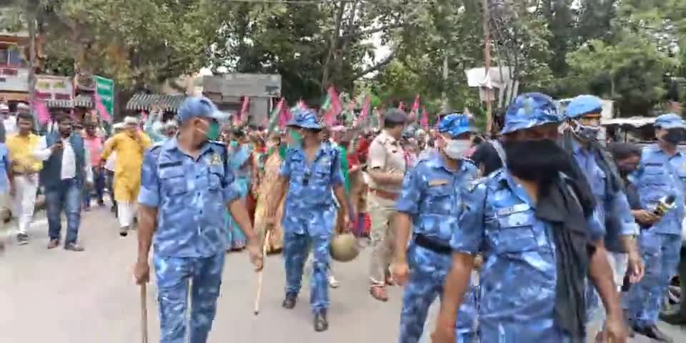 पटना कोतवाली थाना में पप्पू यादव जी की रिहाई की मांग को लेकर #करो_मरो_जेल_भरो कार्यक्रम तहत 5000+ लोगों ने गिरफ्तारी दी
