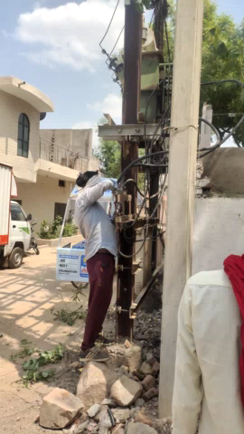 bhagat singh nagar me kal rat se colony bashi pareshan kal rat se light ne kar rakha h pareshan #light #brekingnews