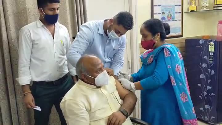 रादौर सिविल हॉस्पिटल में कोरोना महामारी से सुरक्षा के लिए वैक्सीन की दूसरी डोज लगवाई व सभी को जागरूक किया।
#vaccinated