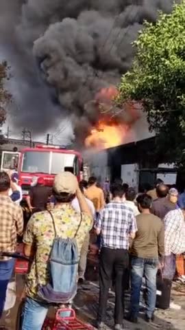 फरीदाबाद: haryana.hmare old faridabad chok se phle mathura road 16/4 gali me company me lgi bishan aag #aajatak #news4nation