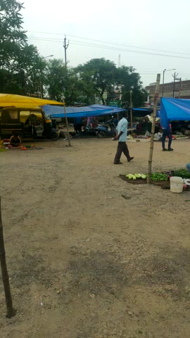 गोलमुरी-सह-जुगसलाई: आजादनगर दो नंबर मानगो  में  जागरूकता के साथ खरीदारी #mango #jamshedpur #jharkhand #AIMAmedia