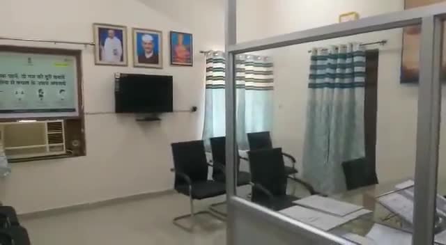 पानी बचाओ बिजली बचाओ और यहां तो चित्तौड़गढ़ में बिजली फ्री कर दी गई देखें #ऐसी #कुलर #ट्यूबलाइट चालू