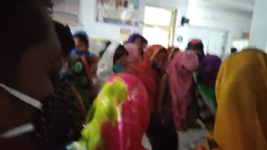 हरसूद: हरसूद अस्पताल में टीकाकरण करवाने के लिए उमड़ी भीड़#Apna_Harsud#vaccinesion #Covid_19