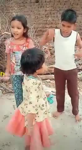 Ye bache purre up me famous ho rahhe hai. #famous #Tiki.India