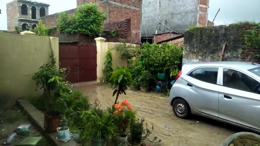 लगातार हो रही बारिश की वजह से दिहाड़ी मजदूरों कब सामने रोजी रोटी की समस्या आ पड़ी है ।
#nitishmandal