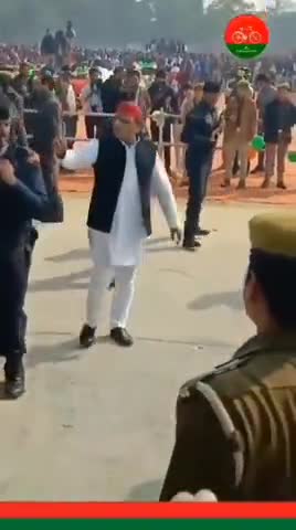 उत्तर प्रदेश के पूर्व मुख्यमंत्री श्री Akhilesh Yadav  जी को जन्मदिन की ढेर सारी शुभकामनाएं 💐💐💐🎂 #sp_party