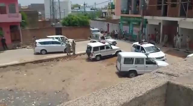 झांसी: UP KI GOVERNOR आनन्दी बेन पटेल  जी
आई टी आई  क्षेत्र  स्थित ब्रद्धाश्रम  के  दौरे  पर  आई #anandibenpatel #upgovernor