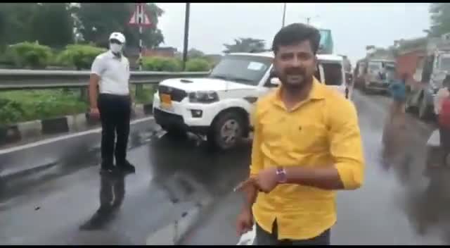#NH_28 पर 15 दिनों के अंदर जब तक रोड नहीं बनता﻿ तो उसके बाद पूर्वी चंपारण का कोई भी टोल टैक्स नहीं देगा #अनिकेत_रंजन