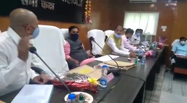 आज गोपालगंज में #दिशा की बैठक की अध्यक्षता की। बैठक में जिले में केंद्रीय विकास कार्यों एवं योजनाओं की समीक्षा किया।
