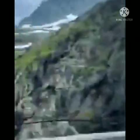 दुनिया की आखिरी सड़क 2021☠️🚕#shorts👈#Globalviewers👌#e69roadNorway#worldlastroadinhindi#atlanticroad