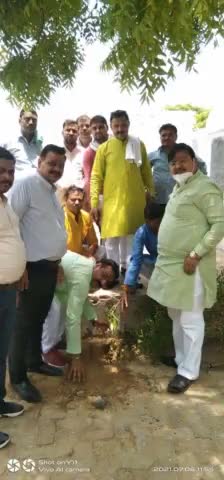 भारतीय जनसंघ के संस्थापक #श्रद्धेय_डॉ_श्यामा_प्रसाद_मुखर्जी_जी की #जन्म_जयंती के अवसर पर वृक्षारोपण करते हुए