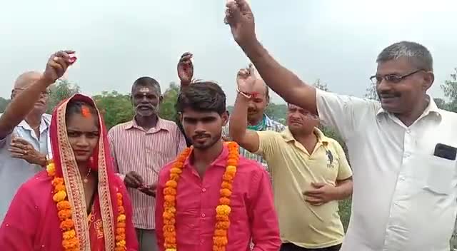 पटेल उत्थान सेवा ट्रस्ट द्वारा समाज सेवी पृथ्वीराज सिंह पटेल ने कराई शादी।
#trust #marriage #socialwork﻿#abpnews ﻿