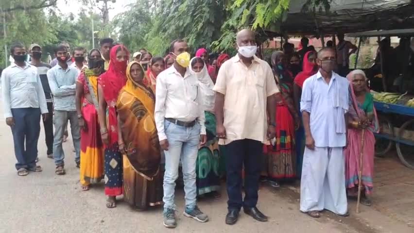 गढ़वा: जिला समाहरणालय में कांग्रेस जिला अध्यक्ष के नेतृत्व में डीसी से मिले रमना के ग्रामीण #ग्रामीण #डीसी