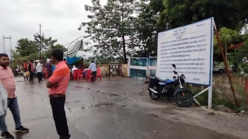 सिंगरौली: NTPC शाहपुर गेट पर रात भर रुकने के लिए व्यवस्था किए हैं चक्का जाम में

#singraulinews #news_india_a9 #news18 #news