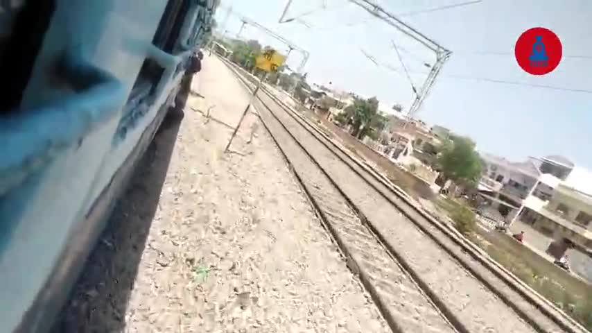 चलती ट्रेन से गिरा युवक | Kanpur To Lucknow Train | Chitrakoot Express


#विस्फोट