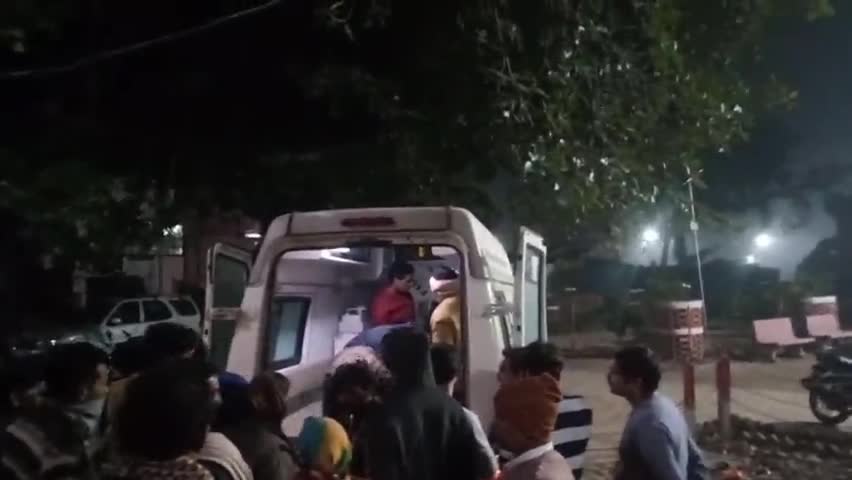 बिलग्राम: बजेहटा गांव के पास पिता के साथ दुकान बंद करके घर जा रहे मासूम को अज्ञात वाहन ने मारी टक्कर ,CHC मल्लावां में मौत #कोहराम