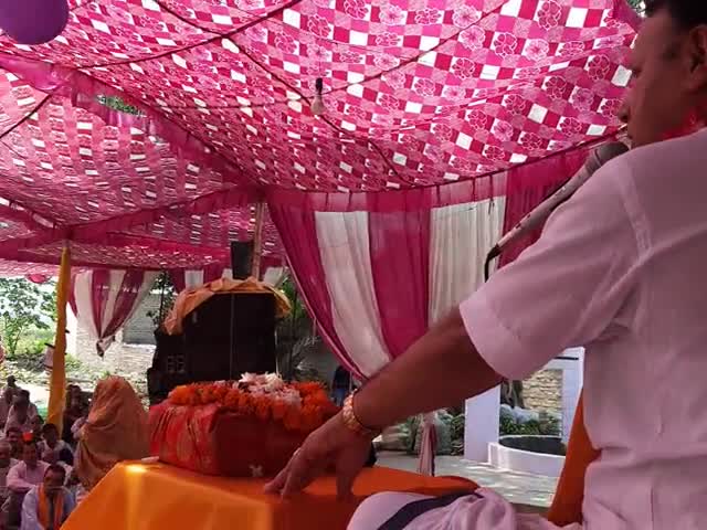 औरैया नगर के ग्राम लखनपुर में आचार्य सतीश जी की सुमधुर वाणी में भागवत कथा का विराम दिवस का दिव्य आनंद #katha #news