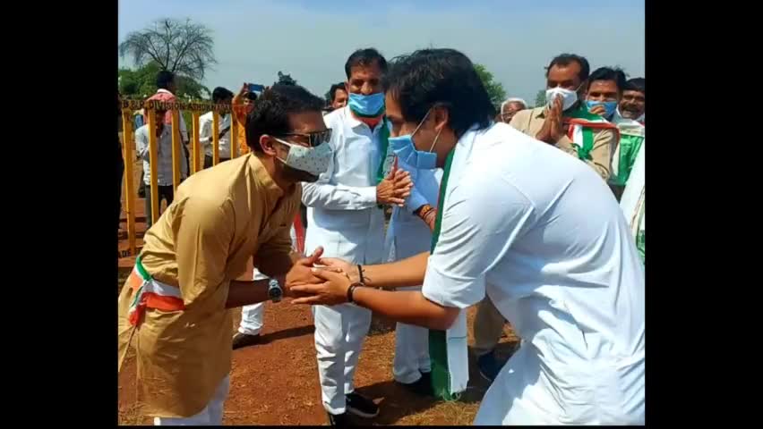 जन्मदिन की दिली शुभकामनाएं विनम्र स्वभाव जननेता मान्यवर श्री जयवर्धन सिंह जी बाबा साहब को 💐#jaivardhansingh