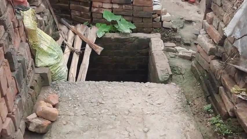 कुर्था: अरवल जिला का #कुर्था प्रखंड के फुलसाथर# गांव निवासी महेश राम की धर्मपत्नी उर्मिला देवी# की आर्थिक स्थिति काफी# दयनीय है।